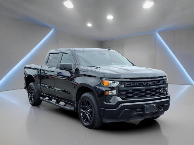 Used 2026 Chevrolet Silverado 1500 Custom w/ Turbomax Blackout Package AWD/4WD image 1