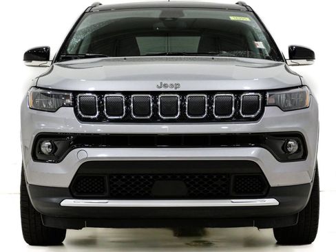 Used 2022 Jeep Compass Limited w/ Sun and Sound Group image 2