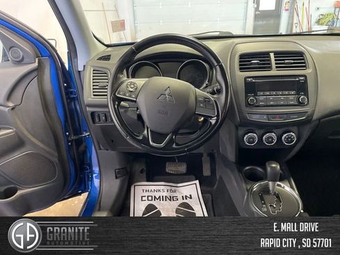 Used 2017 Mitsubishi Outlander Sport ES AWD/4WD image 18