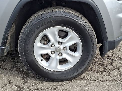 Used 2015 Jeep Grand Cherokee Laredo w/ Quick Order Package 23E image 10