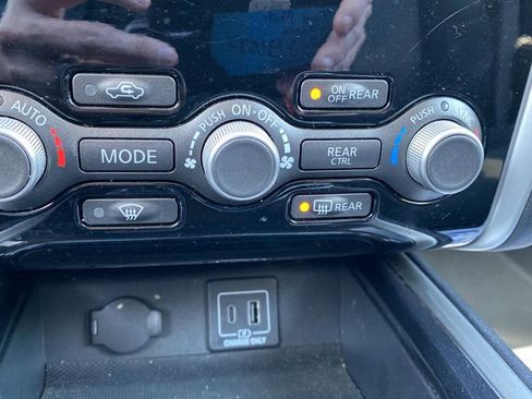 Used 2020 Nissan Pathfinder SV AWD/4WD image 18