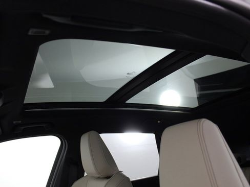 Used 2025 BMW X1 xDrive28i w/ Technology Package image 13