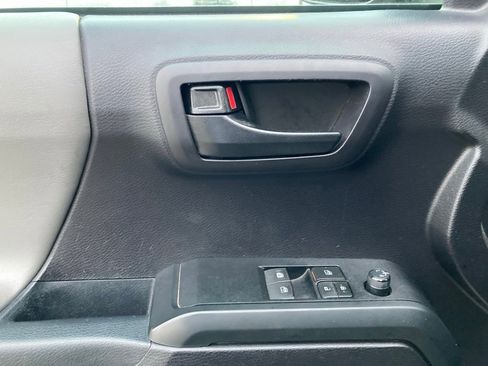 Used 2020 Toyota Tacoma SR image 16