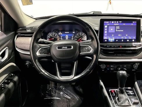 Used 2022 Jeep Compass Latitude image 8