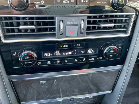 Used 2022 INFINITI QX80 Luxe w/ Cargo Package image 32