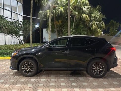 Used 2024 Lexus NX 250 FWD image 3