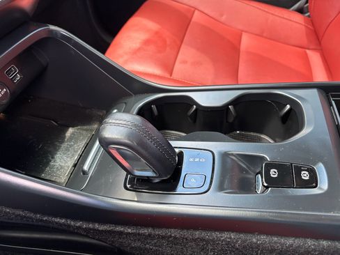 Used 2019 Volvo XC40 T5 Momentum AWD/4WD image 23