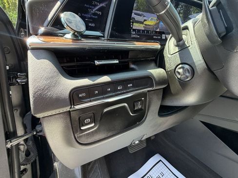 Used 2024 Cadillac Escalade ESV Premium Luxury AWD/4WD image 13