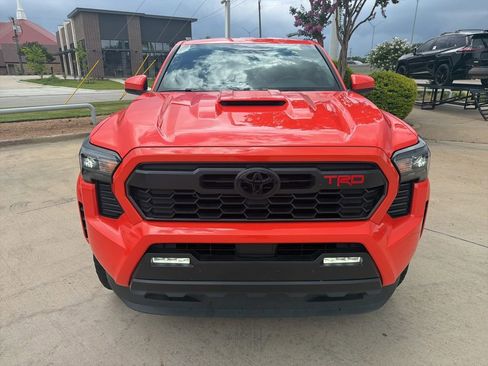 Used 2024 Toyota Tacoma TRD Sport w/ TRD Sport Upgrade Package AWD/4WD image 3