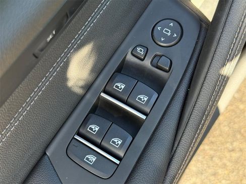 Used 2023 BMW 530e xDrive w/ Premium Package image 20