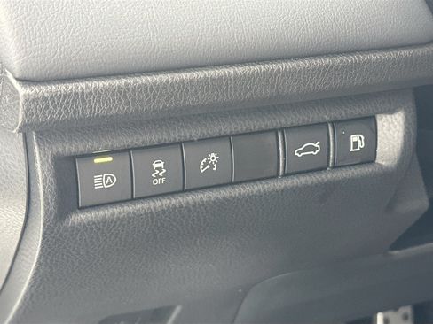 Used 2025 Toyota Camry XSE FWD image 10