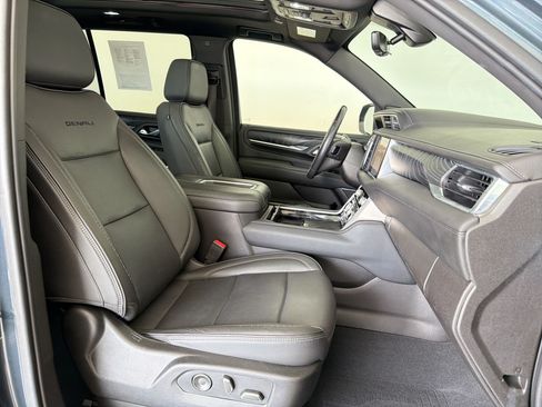 Used 2021 GMC Yukon Denali w/ Denali Premium Package AWD/4WD image 25