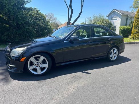 Used 2011 Mercedes-Benz C 300 4MATIC Sedan image 4