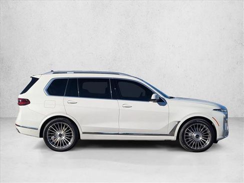 Used 2024 BMW X7 xDrive40i w/ Premium Package image 4