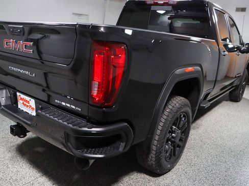 Used 2023 GMC Sierra 2500 Denali w/ Denali Black Diamond Edition image 7