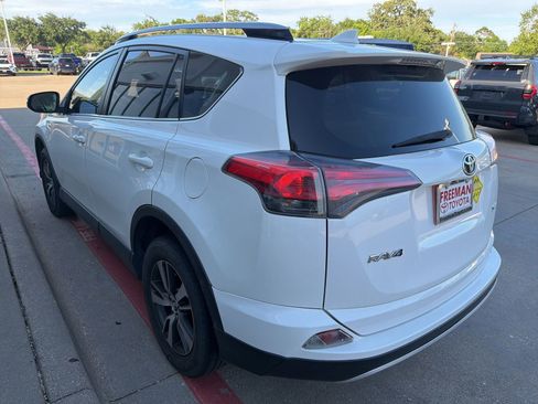 Used 2018 Toyota RAV4 XLE w/ Plus Extra Value Package FWD image 8