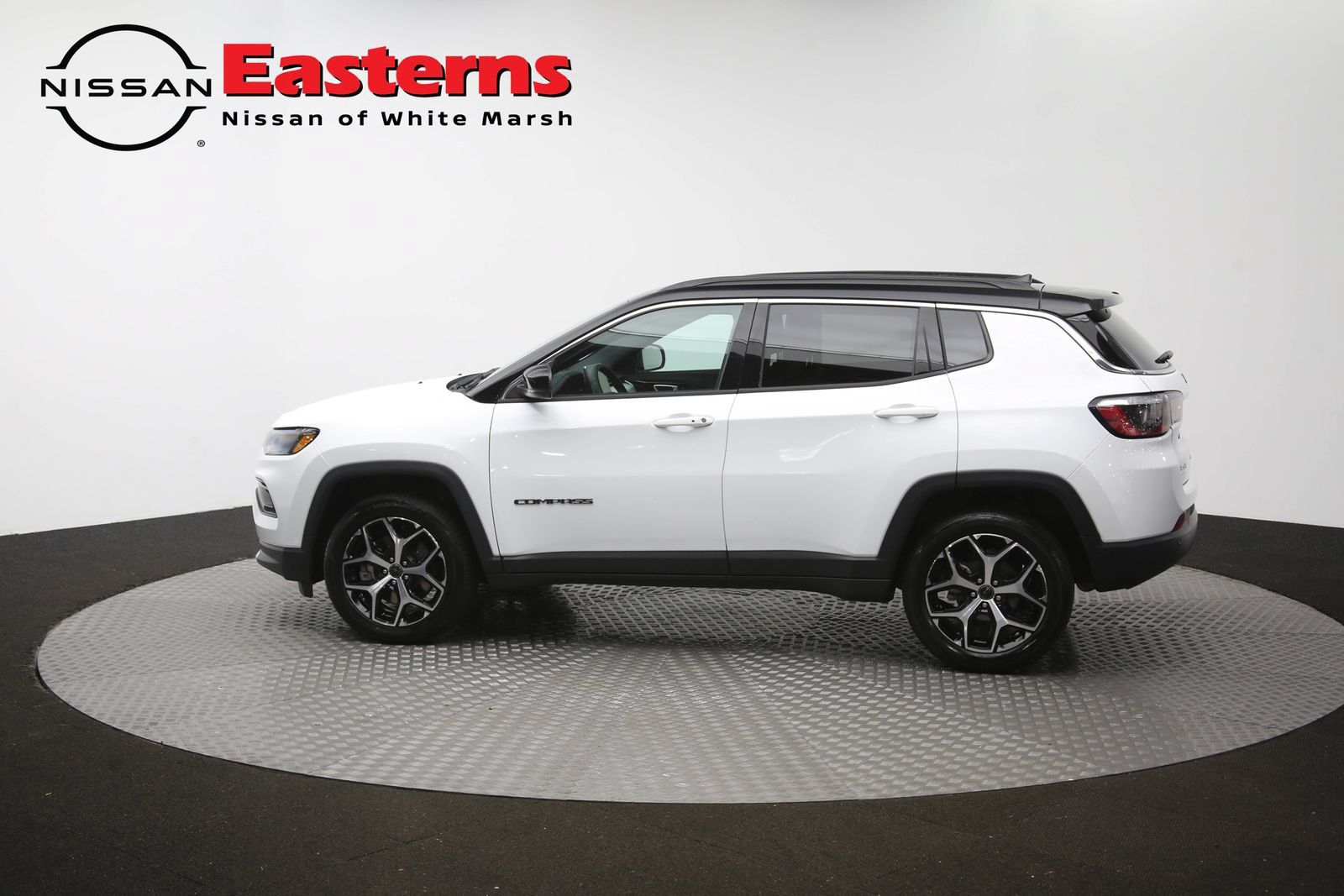 Used 2025 Jeep Compass Limited AWD/4WD image 59