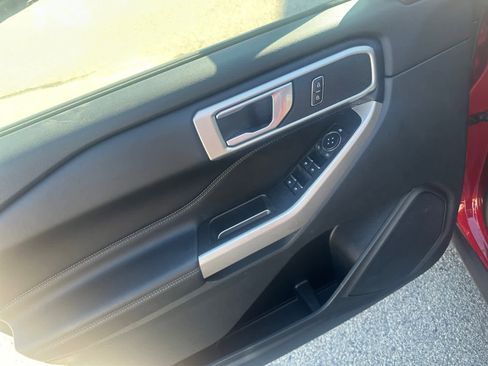 Certified 2023 Ford Explorer XLT w/ Equipment Group 202A image 10