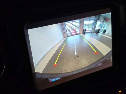 Used 2023 Jeep Wrangler Sahara image 28