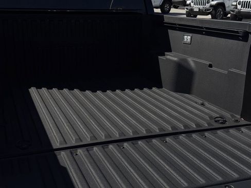 Used 2025 Toyota Tacoma SR image 30