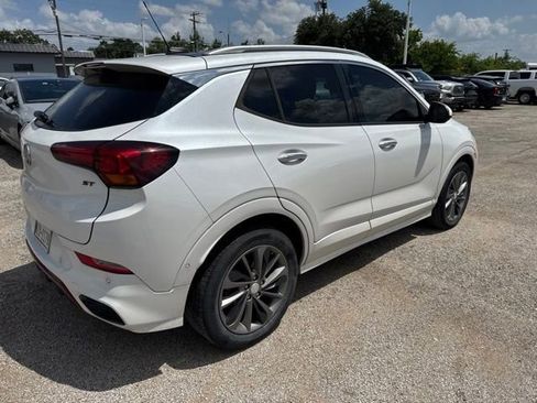 Used 2020 Buick Encore GX Essence w/ Experience Buick Package FWD image 4