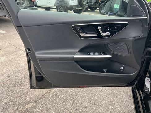 Used 2025 Mercedes-Benz C 300 Sedan image 31