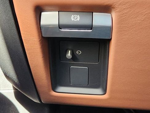 New 2026 Land Rover Defender 110 OCTA AWD/4WD image 21