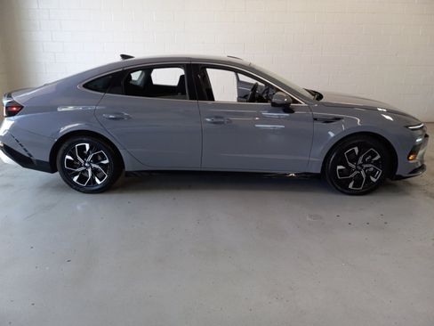 Used 2024 Hyundai Sonata SEL FWD image 2