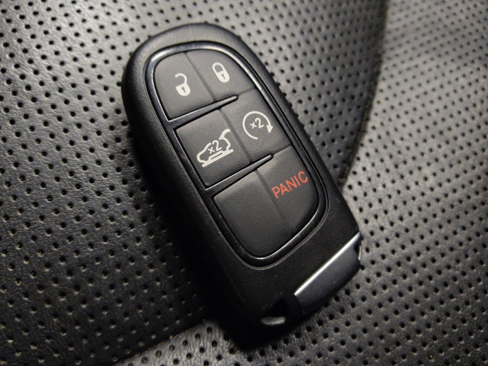 Used 2019 Jeep Cherokee Limited FWD image 32