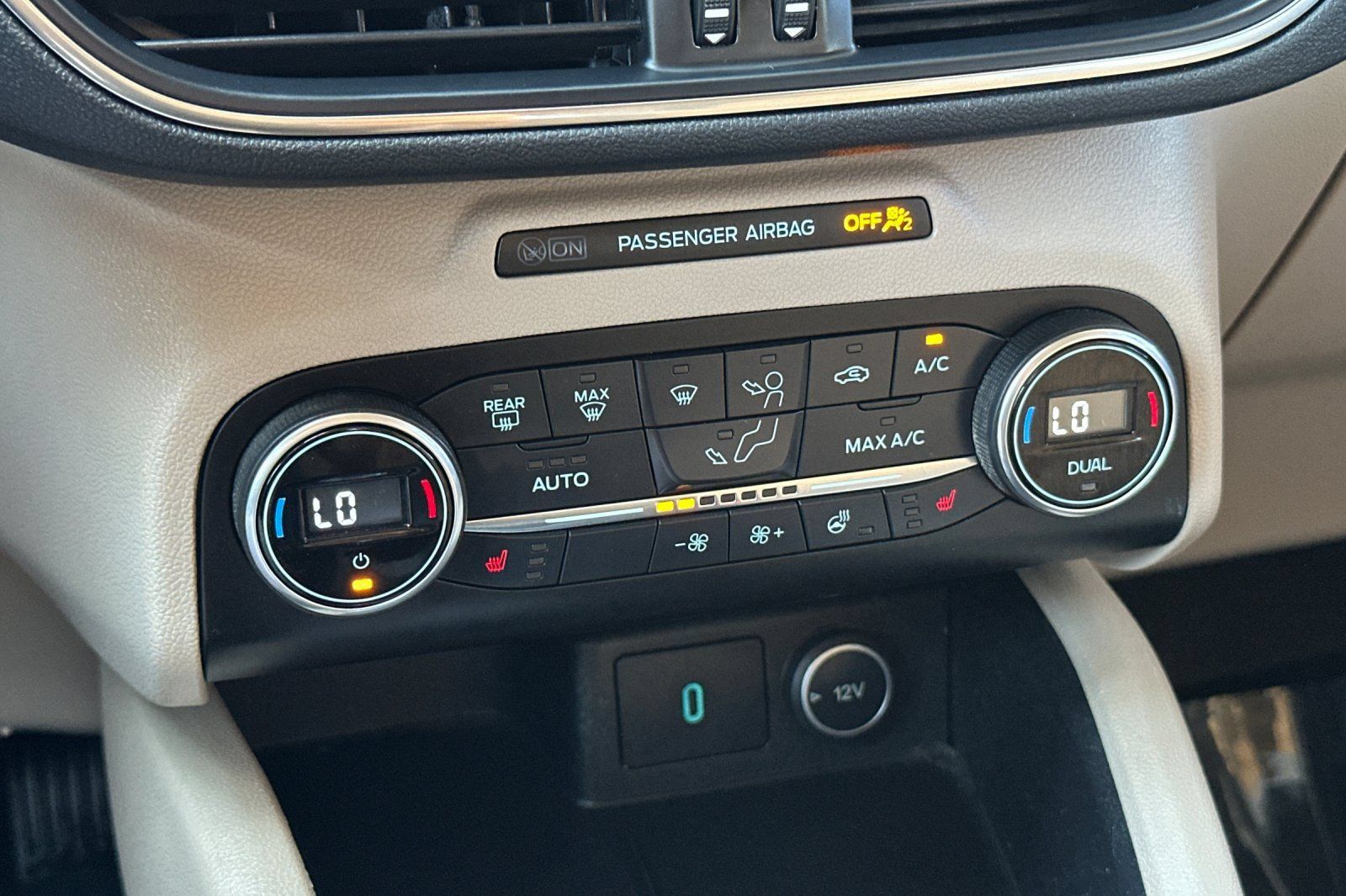 Used 2020 Ford Escape Titanium FWD image 20