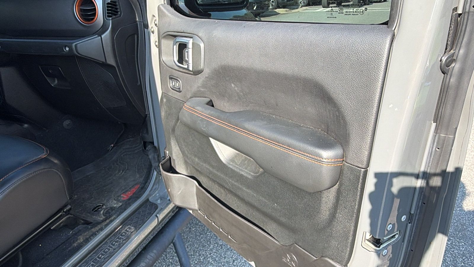 Used 2020 Jeep Gladiator Mojave AWD/4WD image 18