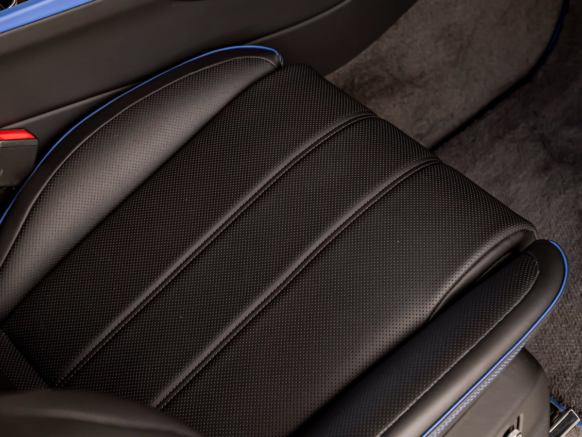 Certified 2025 Bentley Bentayga AWD/4WD image 43
