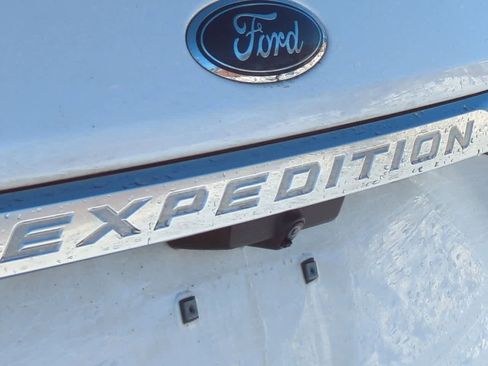 Used 2018 Ford Expedition Platinum image 12