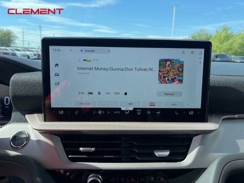 New 2025 Ford Explorer Active w/ Active Comfort Package image 17