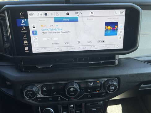 Used 2024 Jeep Wrangler Sport S w/ Convenience Group image 41