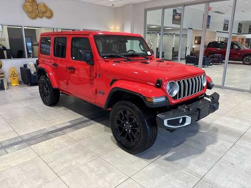 Used 2025 Jeep Wrangler Unlimited Sahara w/ Safety Group image 1