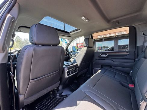 Used 2025 GMC Sierra 3500 Denali AWD/4WD image 39