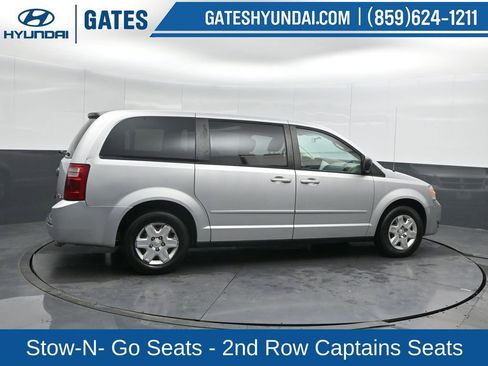 Used 2010 Dodge Grand Caravan SE w/ Climate Group FWD image 3