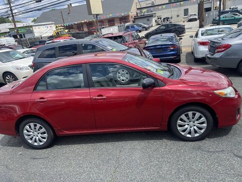 Used 2012 Toyota Corolla LE FWD image 18