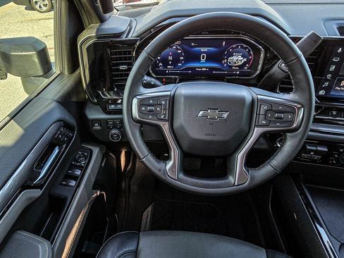 Certified 2025 Chevrolet Silverado 2500 ZR2 w/ Technology Package image 34