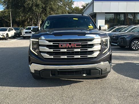 Used 2022 GMC Sierra 1500 SLE image 2