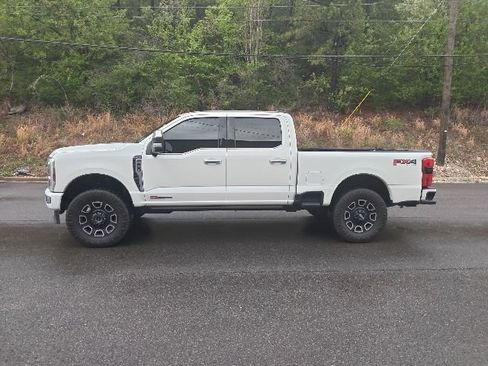 Used 2024 Ford F250 Platinum image 5