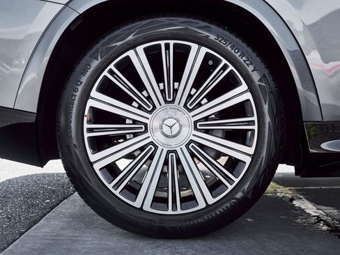 Used 2025 Mercedes-Benz Maybach GLS 600 4MATIC image 22