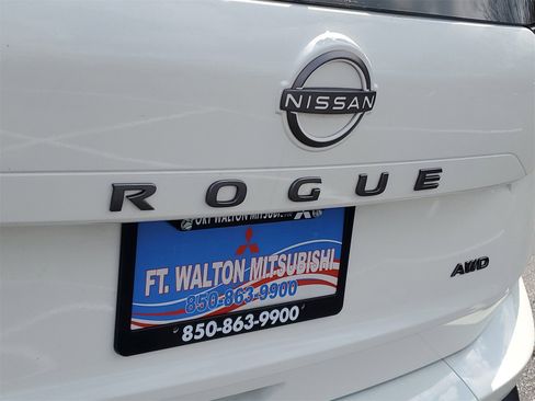 Used 2024 Nissan Rogue S image 27