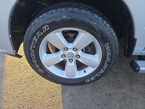 Used 2014 RAM 1500 Express image 40