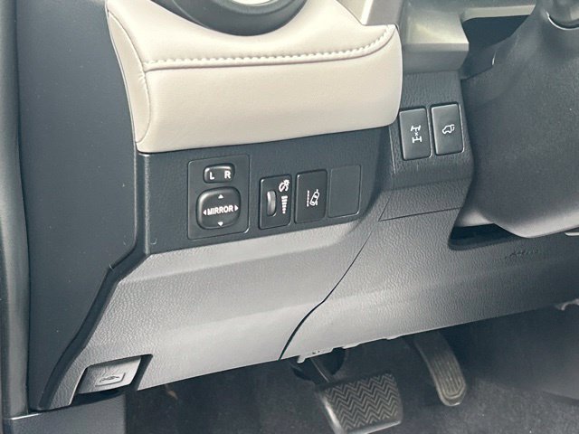 Used 2017 Toyota RAV4 XLE AWD/4WD image 23