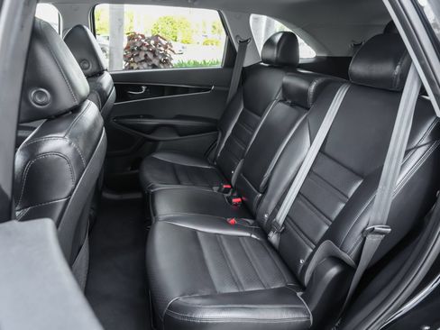 Used 2020 Kia Sorento EX FWD image 33