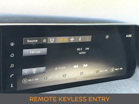Certified 2025 Nissan Kicks SV FWD image 5