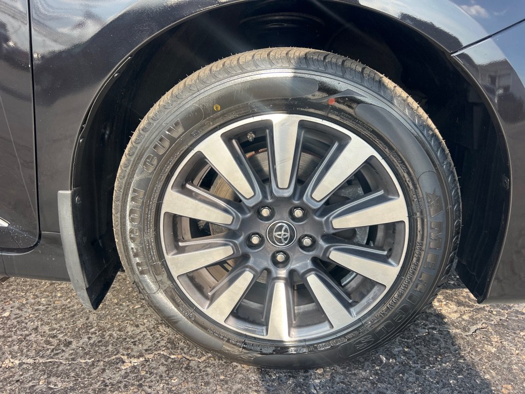 Used 2020 Toyota Sienna XLE AWD/4WD image 38