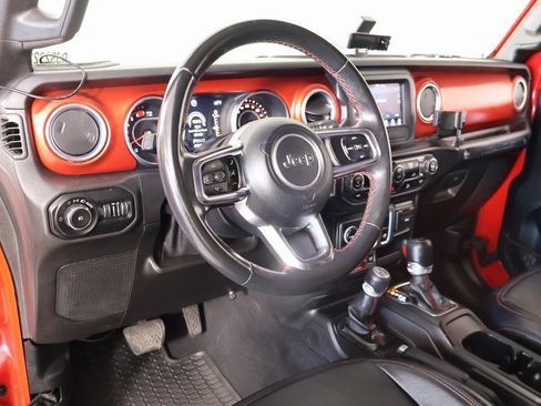 Used 2018 Jeep Wrangler Rubicon image 2